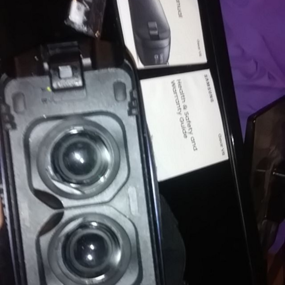 VR - Picture 2 of 2